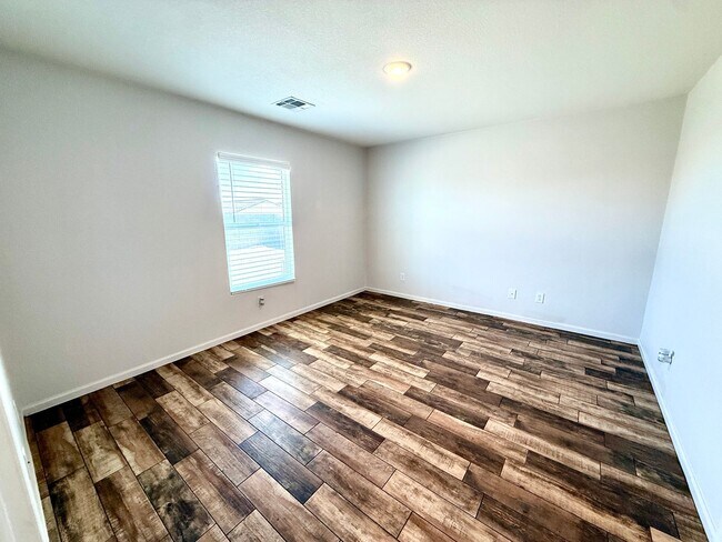Building Photo - Beautifully Updated 4 Bedroom Home in Valley Springs Estates- Available Now!