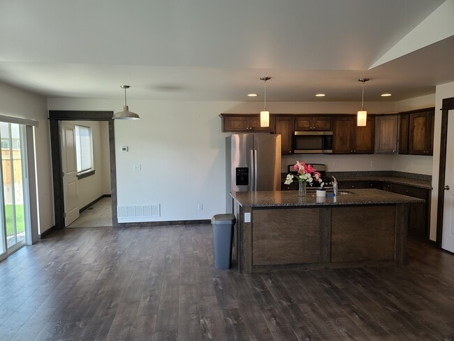 Building Photo - 301 Boone Dr