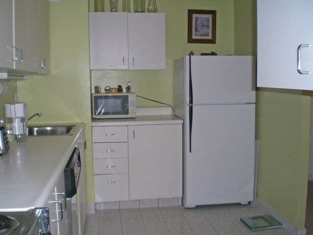 very large kitchen 80 sq feet - 211 E Ohio st.