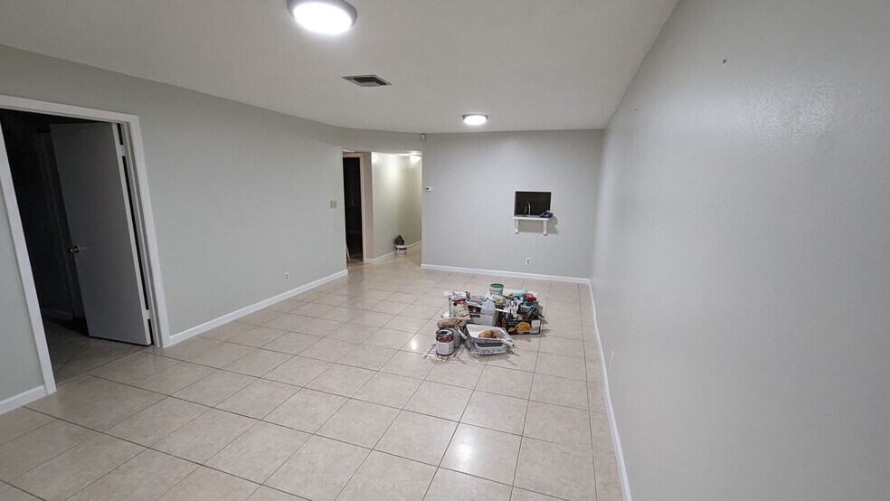 Living/Dining - 3777 NW 78th Ave