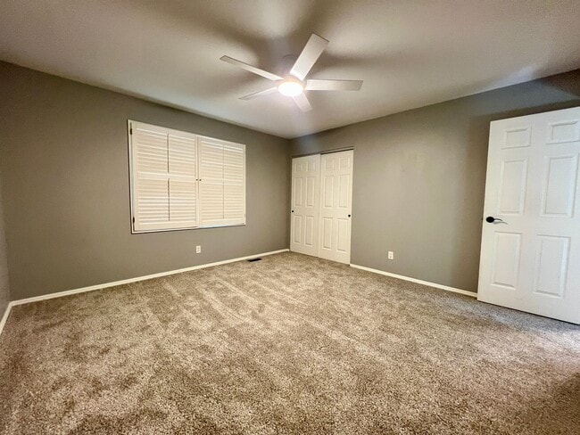 Building Photo - 1685 Lochcrest Dr