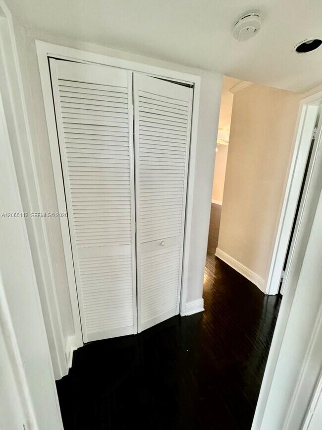 Building Photo - 7740 SW 54th Ct