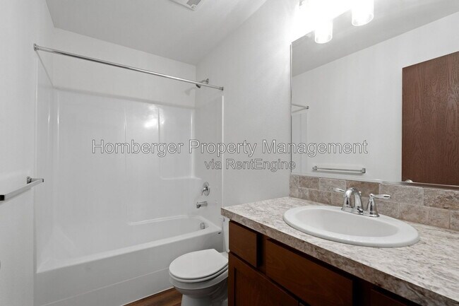 Building Photo - 10326 W Salmonberry