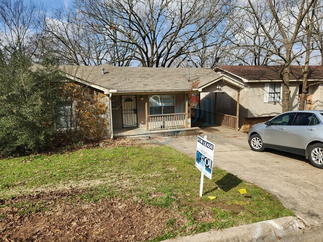 Building Photo - Ready For Showings! Great Find In North Little Rock