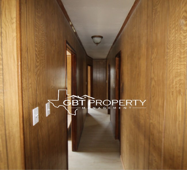 Building Photo - Beautiful Single Family Home