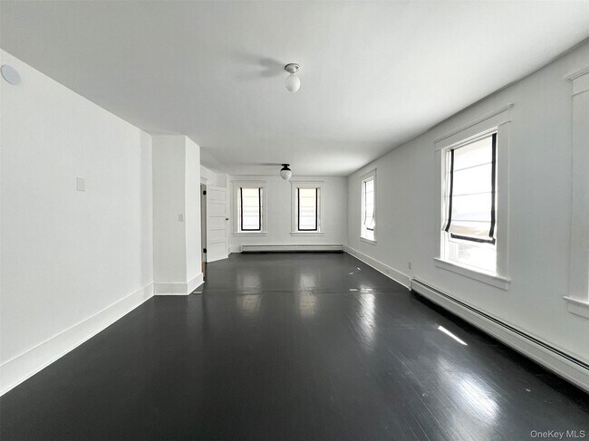 Building Photo - 17 Washington Ave