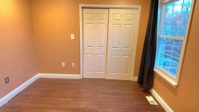 Building Photo - 37 Anderson Ct