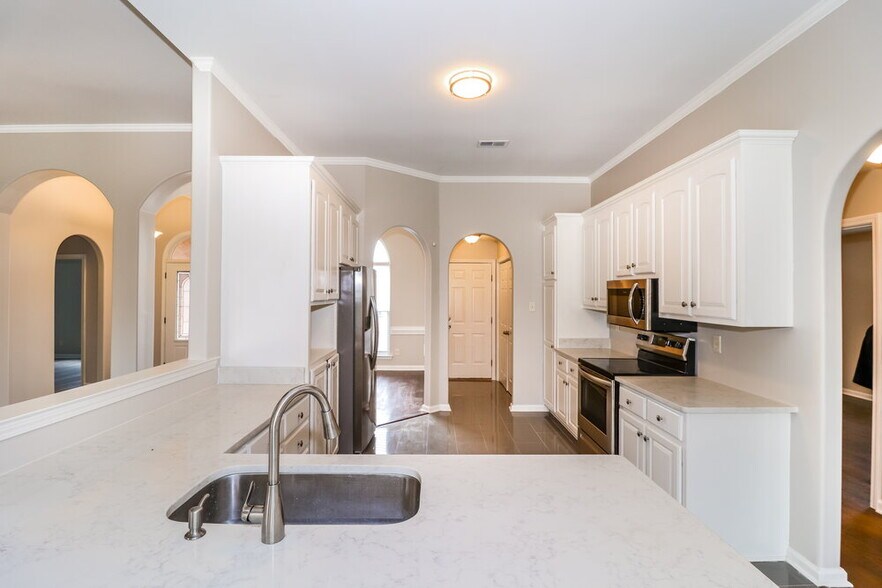 Building Photo - 1418 Leery Cove