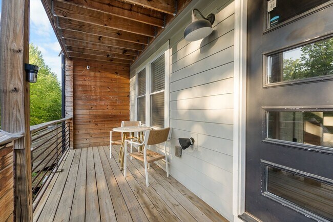 Building Photo - 849 Cherokee Ave