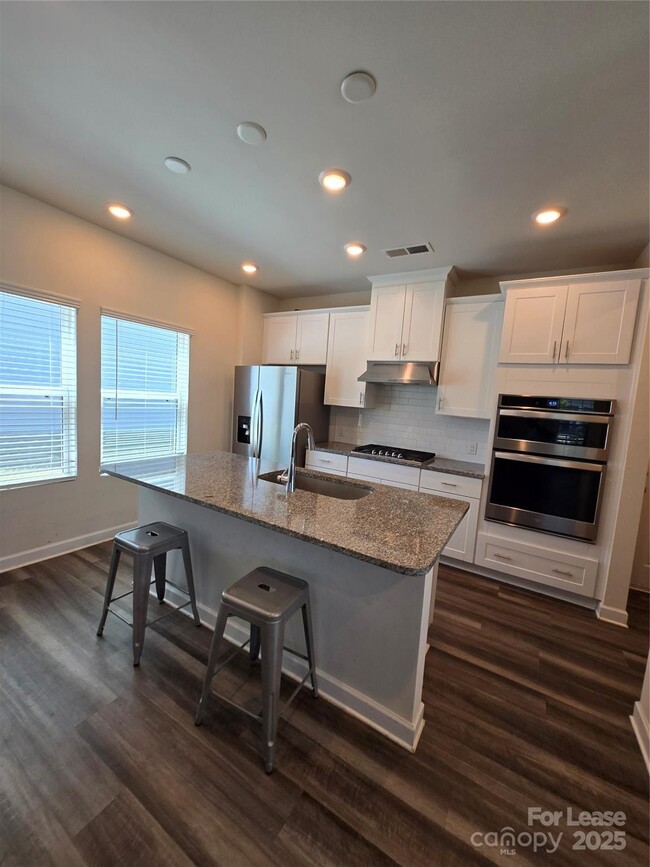 Building Photo - 433 Cranford Dr