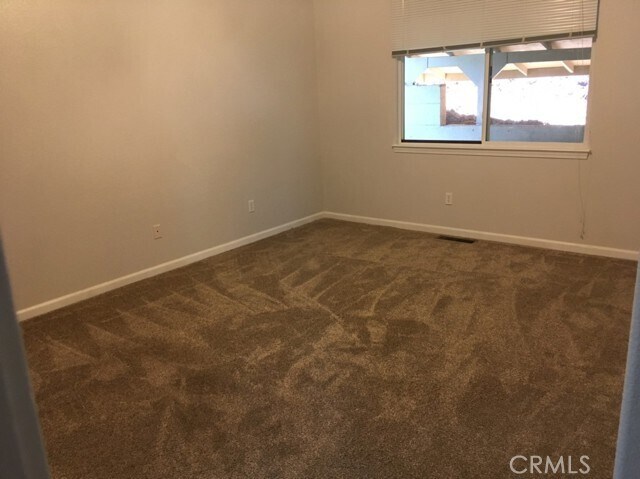 Building Photo - 7095 Fairview Dr