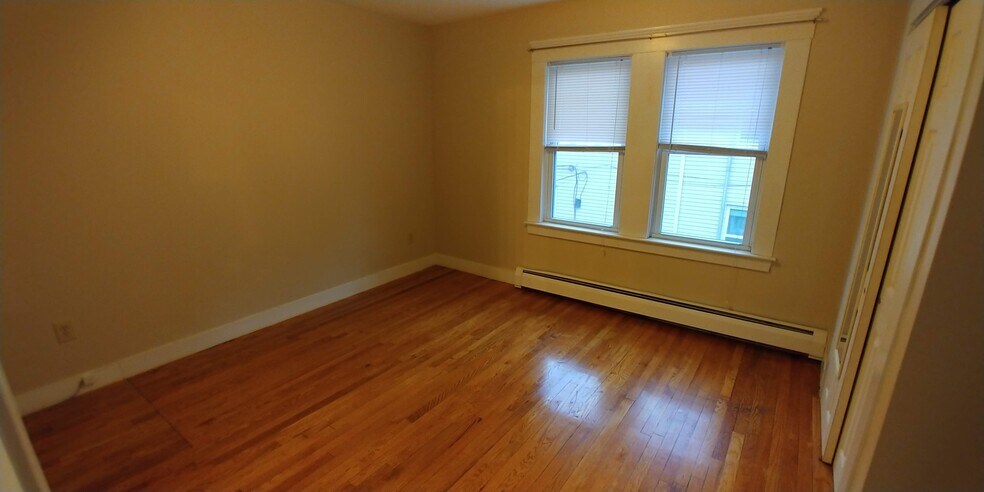 Building Photo - 416 Baker St