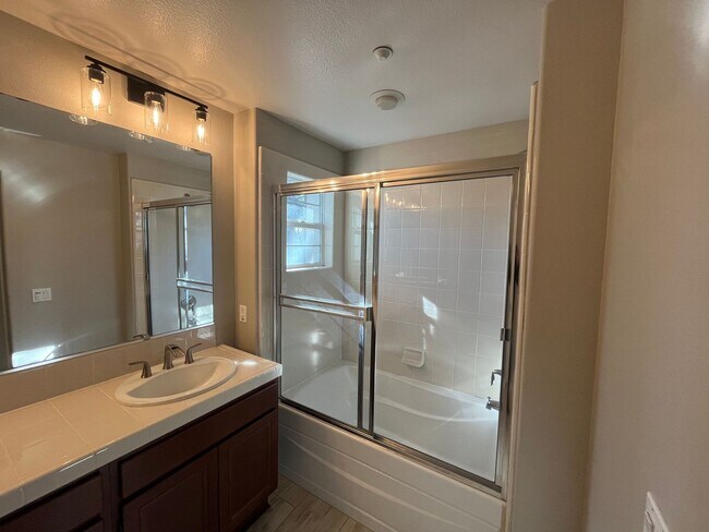 Building Photo - Beautiful corner unit townhome in the heart of Otay Ranch