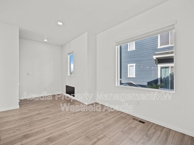 Building Photo - 3966 N Eagle Pt Ln
