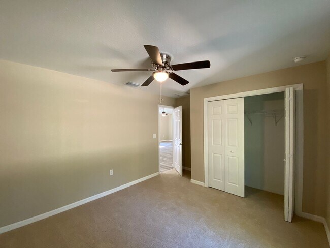 Building Photo - Custom Home - Desirable SW Dunnellon Neighborhood 3/2/2 **Won't Last**Available Soon!