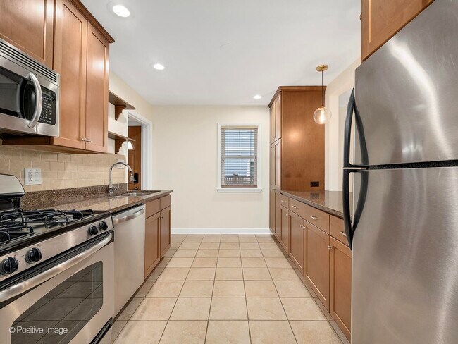 Building Photo - 39 S Bruner St