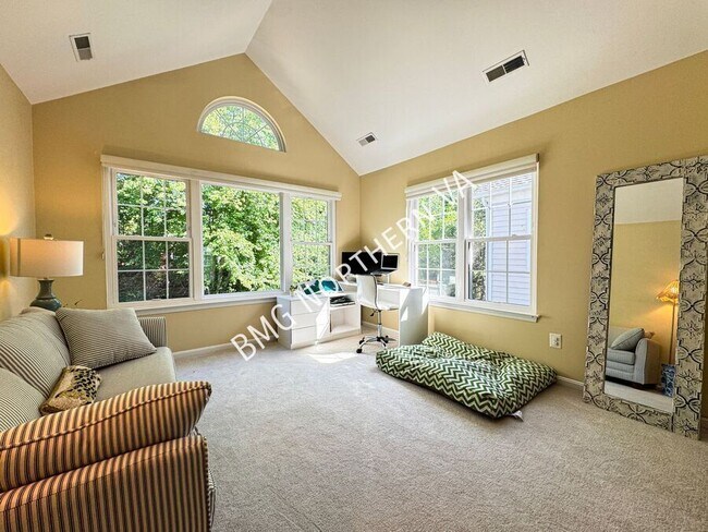 Building Photo - 5654 Governors Pond Cir
