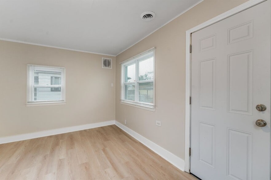 Building Photo - 24646 Tuscany Ave