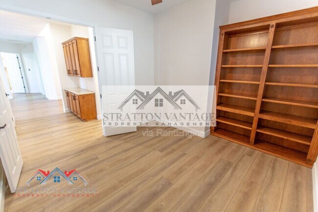 Building Photo - 13458 W Coronado Rd