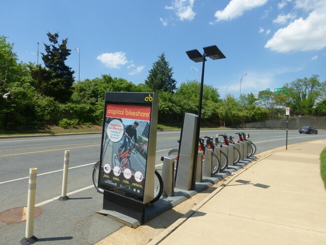 bike rental at front door - 1300 Army Navy Dr