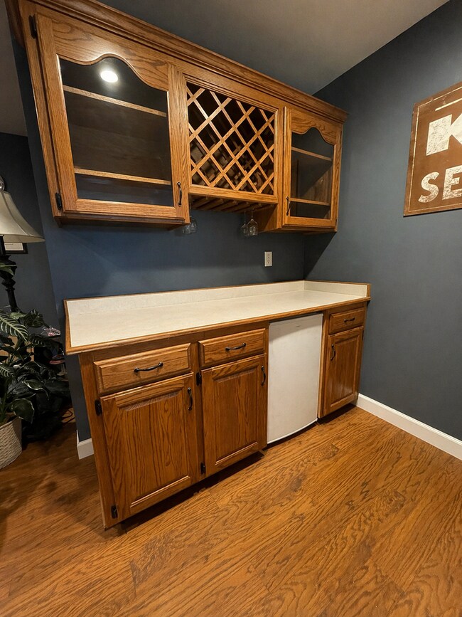 Building Photo - PRE-LEASING - Fully Furnished 6mo Short Term Rental in Ozark