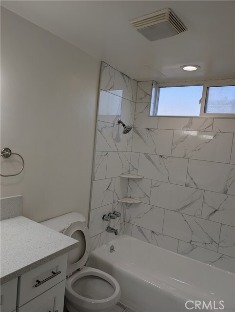 Building Photo - 8012 Duesler St