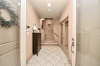 Building Photo - 5217 Lillian St