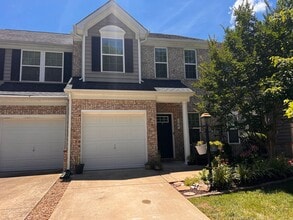 Building Photo - 104 Riva Ct