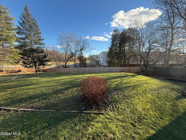 Building Photo - 152 E State St