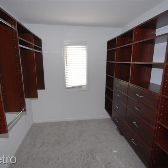 Building Photo - 5121 Parkgate Dr