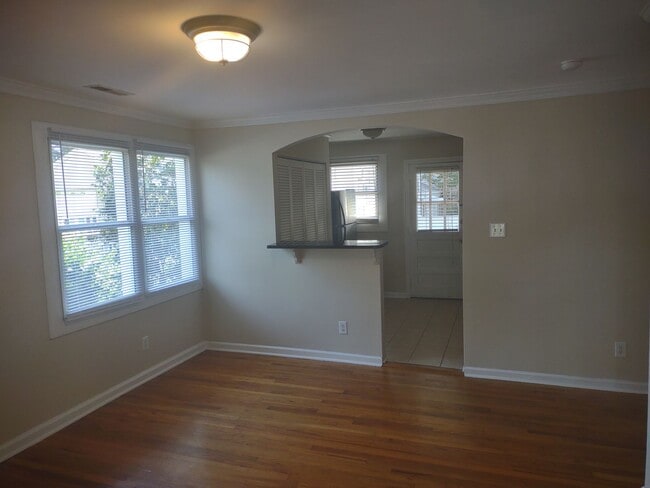 Building Photo - 2 Bedroom 1 Bath Condo in the Cottages of ...