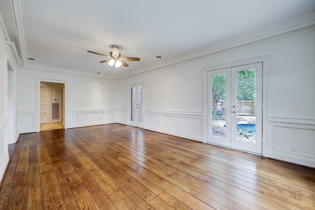 Building Photo - 3020 San Felipe St