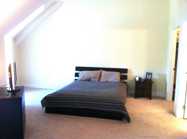 Building Photo - 2 bedroom/ 2 bathroom- Bennington on the Park