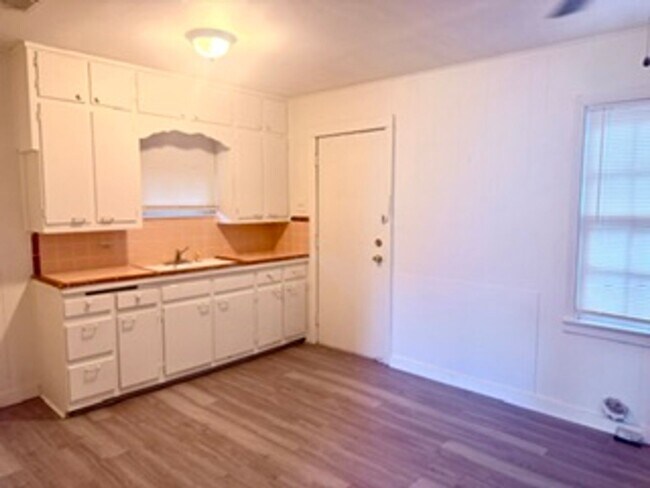 Building Photo - 3117 N 26th St