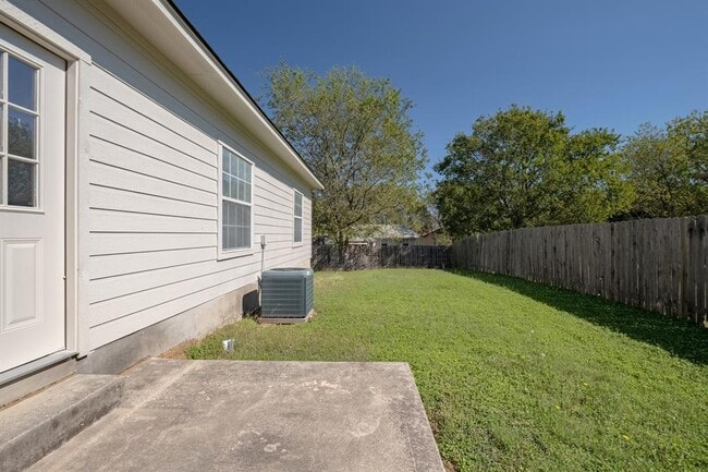 Building Photo - 2300 S Bagdad Rd