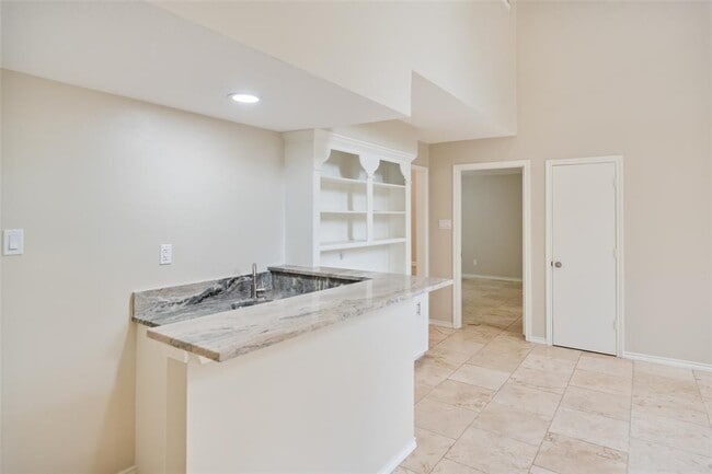 Building Photo - 135 Towering Pines Dr