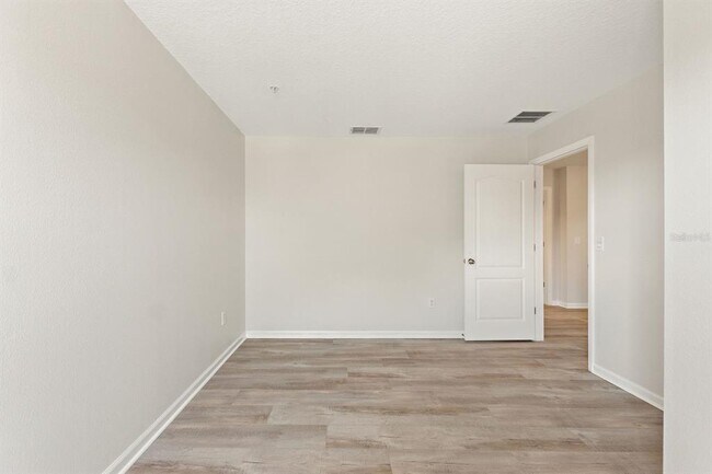 Building Photo - 1220 Priory Cir