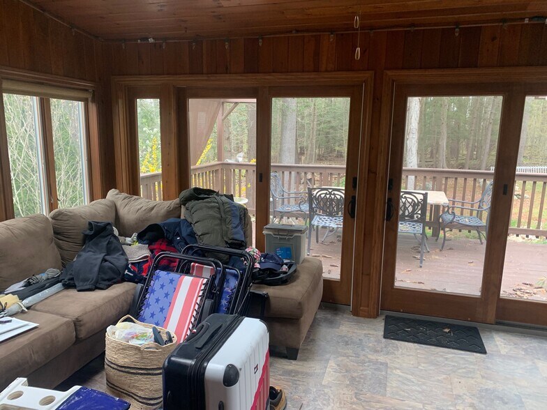 Building Photo - 61 Trotters Way