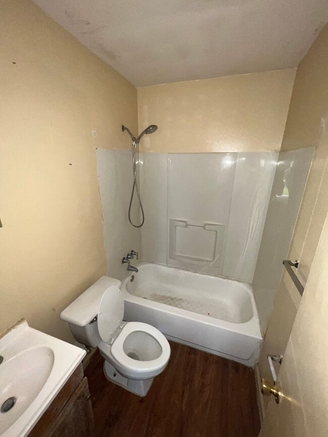 Building Photo - 1830 Lyons St