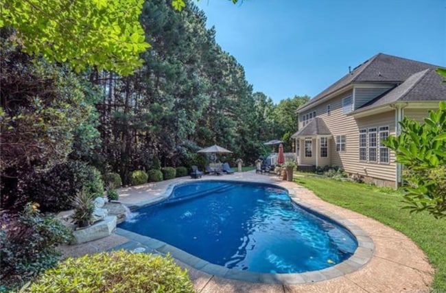 Building Photo - 17120 Clementine Ct