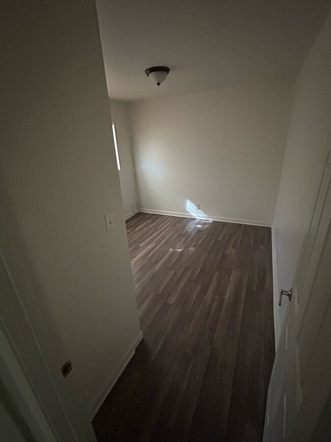 Building Photo - Triplex