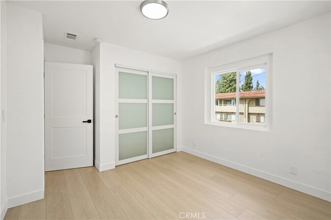 Building Photo - 7010 Lennox Ave