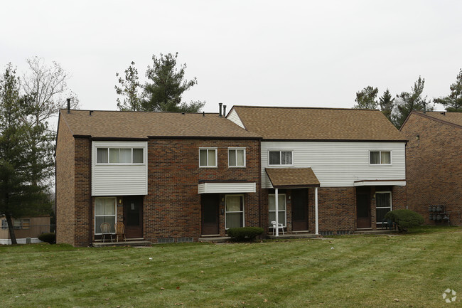 Building Photo - Countryside Townhomes