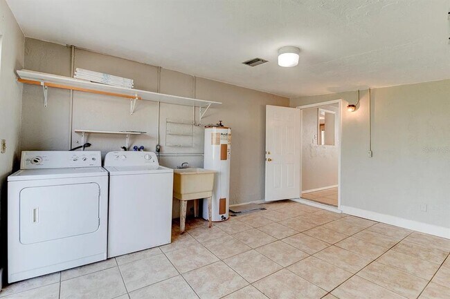 Building Photo - 331 Williams Ave