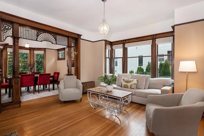 Building Photo - Modern appeal with original 1906 charm