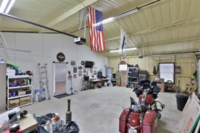 Building Photo - 1468 Bettis St