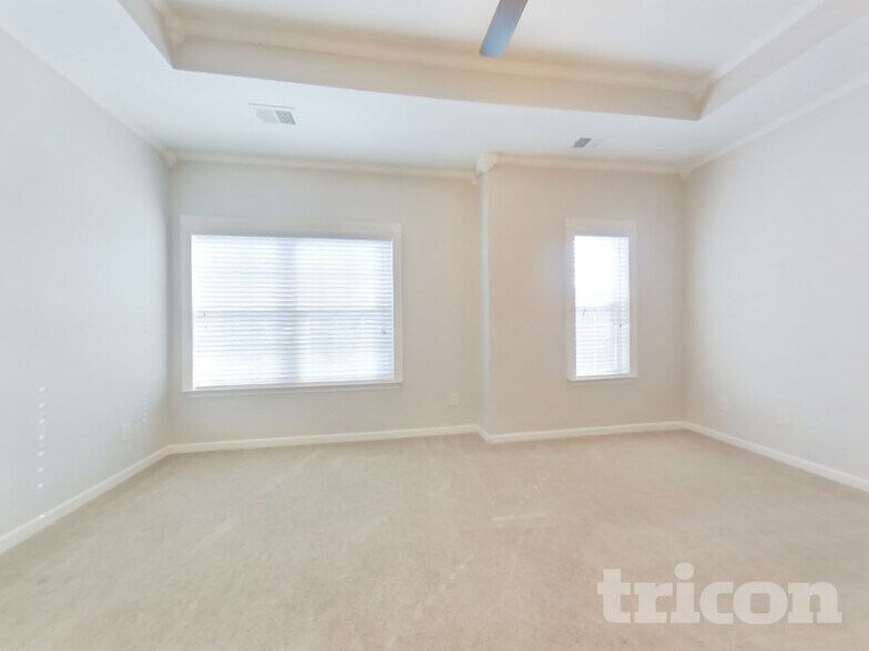 Building Photo - 21 Howard Ave