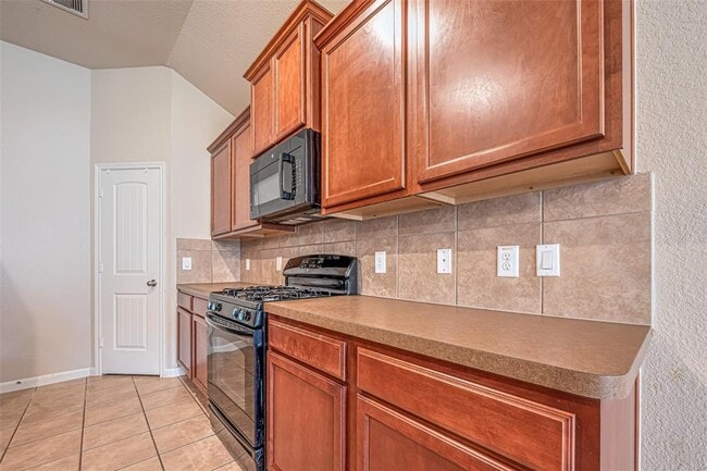 Building Photo - 18302 Red Oak Manor Ln