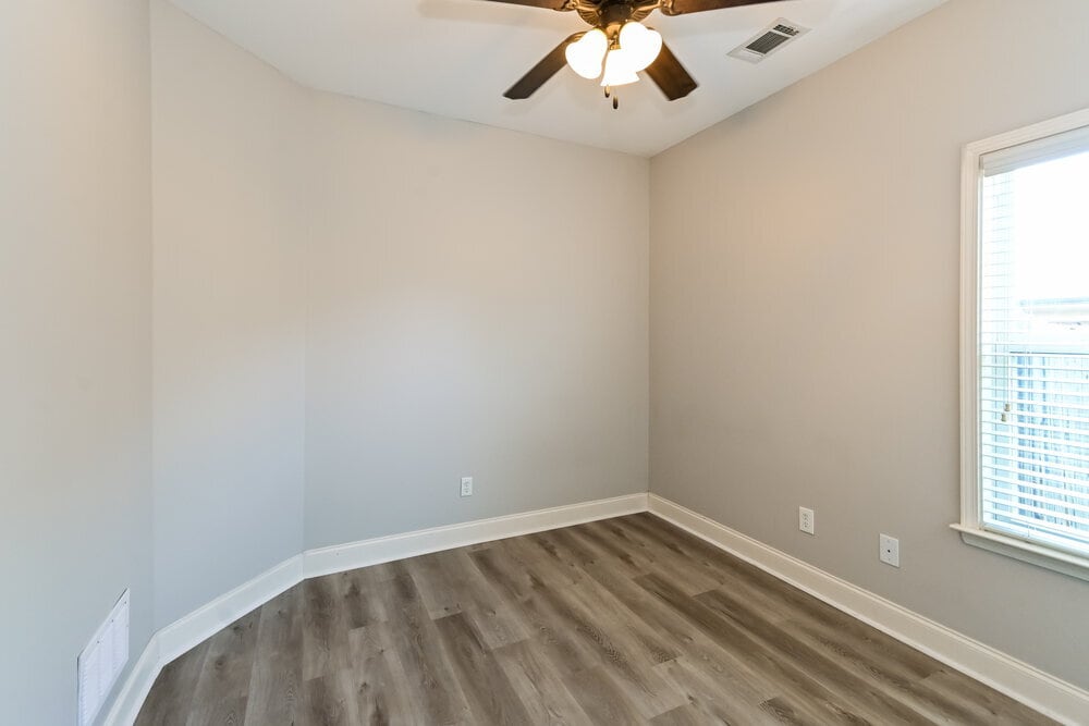 Building Photo - 3024 Magnolia Dr