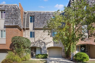 Building Photo - 3368 Montavesta Rd